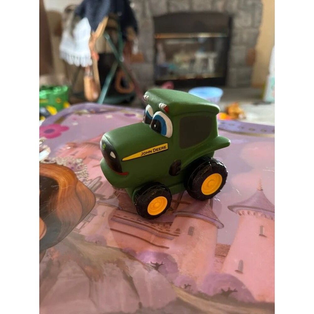 Toy tractor